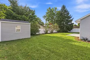 602 Brittany Dr, Champaign, IL 61822 - Photo 7