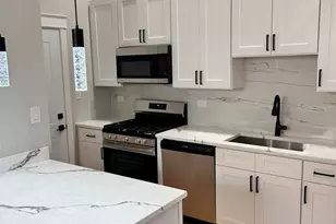 4121 W Montrose Ave, Chicago, IL 60641 - Photo 9
