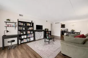 [Address not provided], Downers Grove, IL 60516 - Photo 7