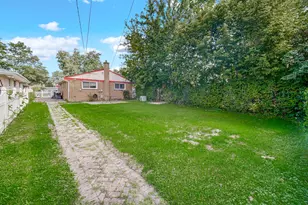 3829 Birchwood Ave, Skokie, IL 60076 - Photo 21