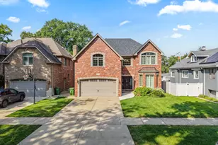 9304 Sproat St, Oak Lawn, IL 60453 - Photo 1