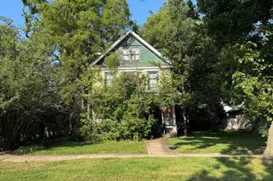 46 S Madison St, Hinsdale, IL 60521 - Photo 1