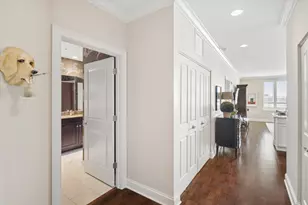 850 Village Center Dr, Burr Ridge, IL 60527 - Photo 15