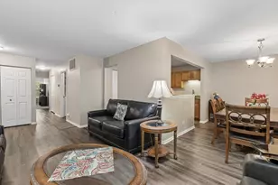 1410 Plum Ct, Mount Prospect, IL 60056 - Photo 9