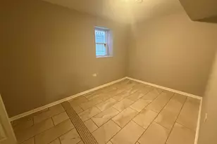 1315 S Komensky Ave, Chicago, IL 60623 - Photo 11