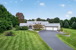 1646 Valley View Rd, Belvidere, IL 61008 - Photo 1