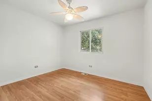 945 Surrey Ct, Joliet, IL 60431 - Photo 15