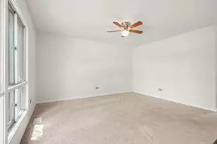 945 Surrey Ct, Joliet, IL 60431 - Photo 5