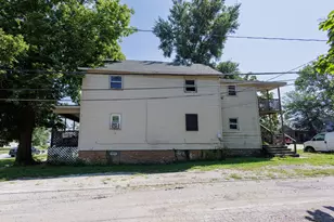 854 E Locust St, Kankakee, IL 60901 - Photo 3