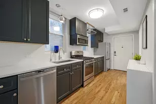 1427 W Superior St, Chicago, IL 60642 - Photo 5