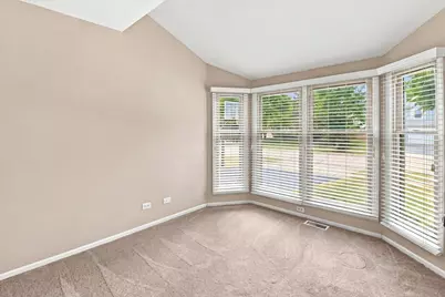 66 Copperwood Drive, Buffalo Grove, IL 60089 - Photo 5