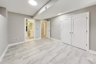4343 N Hamlin Ave, Chicago, IL 60618 - Photo 27