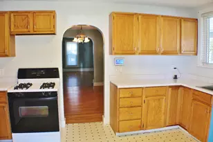 209 N McIntyre St, Wilmington, IL 60481 - Photo 9