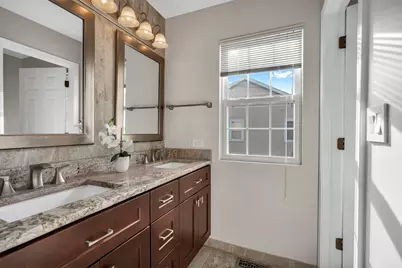 2241 Avalon Court S, Buffalo Grove, IL 60089 - Photo 23