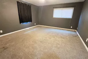 20 W Oak Park Dr, Centralia, IL 62801 - Photo 27