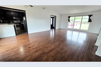 20 W Oak Park Drive, Centralia, IL 62801 - Photo 11