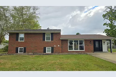 20 W Oak Park Drive, Centralia, IL 62801 - Photo 1
