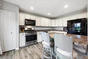 1088 Turin Dr, Hampshire, IL 60140 - Photo 7