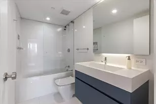 161 E Chicago Ave, Chicago, IL 60611 - Photo 29
