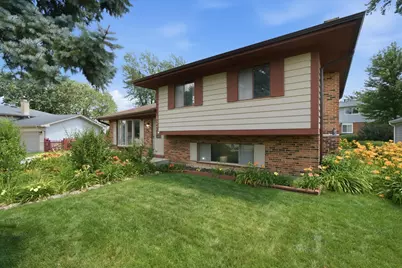 127 Barrett Lane, Schaumburg, IL 60193 - Photo 3