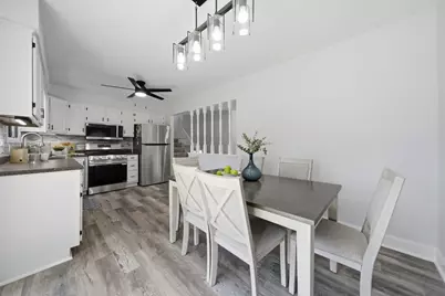 127 Barrett Lane, Schaumburg, IL 60193 - Photo 9