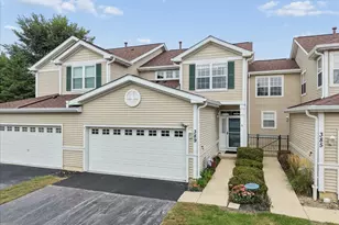 389 N Carlisle Ct, Round Lake, IL 60073 - Photo 1