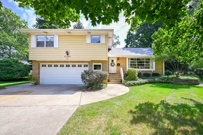 218 W Elm Street, Wheaton, IL 60189 - Photo 1