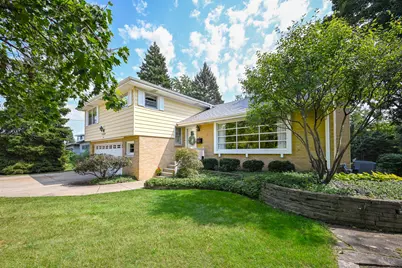 218 W Elm Street, Wheaton, IL 60189 - Photo 3