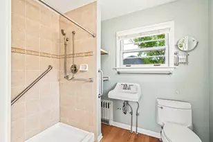 218 W Elm St, Wheaton, IL 60189 - Photo 23