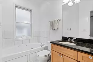 2032 W Farragut Ave, Chicago, IL 60625 - Photo 11