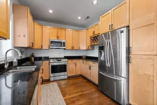 2032 W Farragut Ave, Chicago, IL 60625 - Photo 15