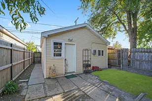 3641 W 57th St, Chicago, IL 60629 - Photo 13