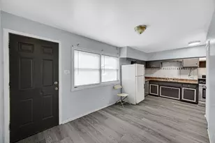 2303 E 100th St, Chicago, IL 60617 - Photo 11
