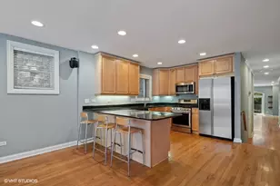 3633 N Wilton Ave, Chicago, IL 60613 - Photo 5