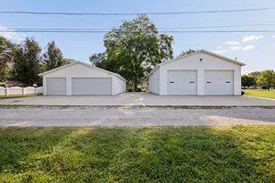 69 Hill St, Momence, IL 60954 - Photo 33