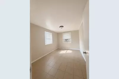 2108 E 95th Place, Chicago, IL 60617 - Photo 11