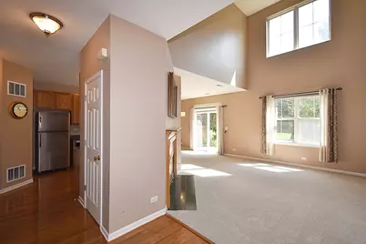 312 Fairmont Court, Saint Charles, IL 60175 - Photo 5