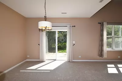 312 Fairmont Court, Saint Charles, IL 60175 - Photo 9
