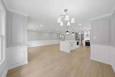 8434 Lawndale Avenue, Skokie, IL 60076 - Photo 9