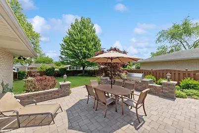 1807 N Larch Drive, Mount Prospect, IL 60056 - Photo 5