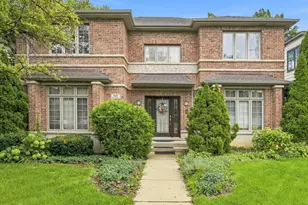 521 S Lincoln Ave, Park Ridge, IL 60068 - Photo 1