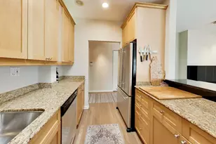 520 W Huron St, Chicago, IL 60654 - Photo 13