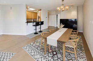 520 W Huron St, Chicago, IL 60654 - Photo 7