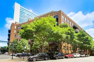 520 W Huron St, Chicago, IL 60654 - Photo 1