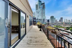 520 W Huron St, Chicago, IL 60654 - Photo 35