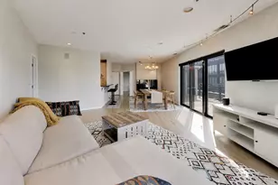 520 W Huron St, Chicago, IL 60654 - Photo 5