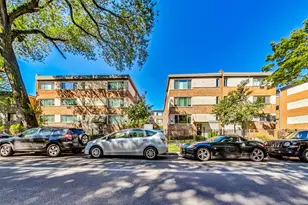6000 N Winthrop Ave, Chicago, IL 60660 - Photo 1