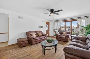 7001 W 81st St, Burbank, IL 60459 - Photo 5
