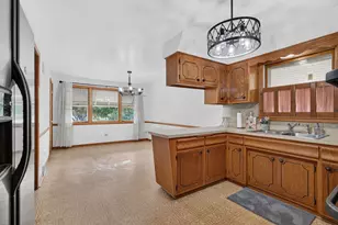 7001 W 81st St, Burbank, IL 60459 - Photo 7