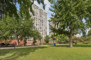 5445 N Sheridan Rd, Chicago, IL 60640 - Photo 17